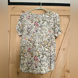 H&M Floral Flowy Shirt. Size Medium